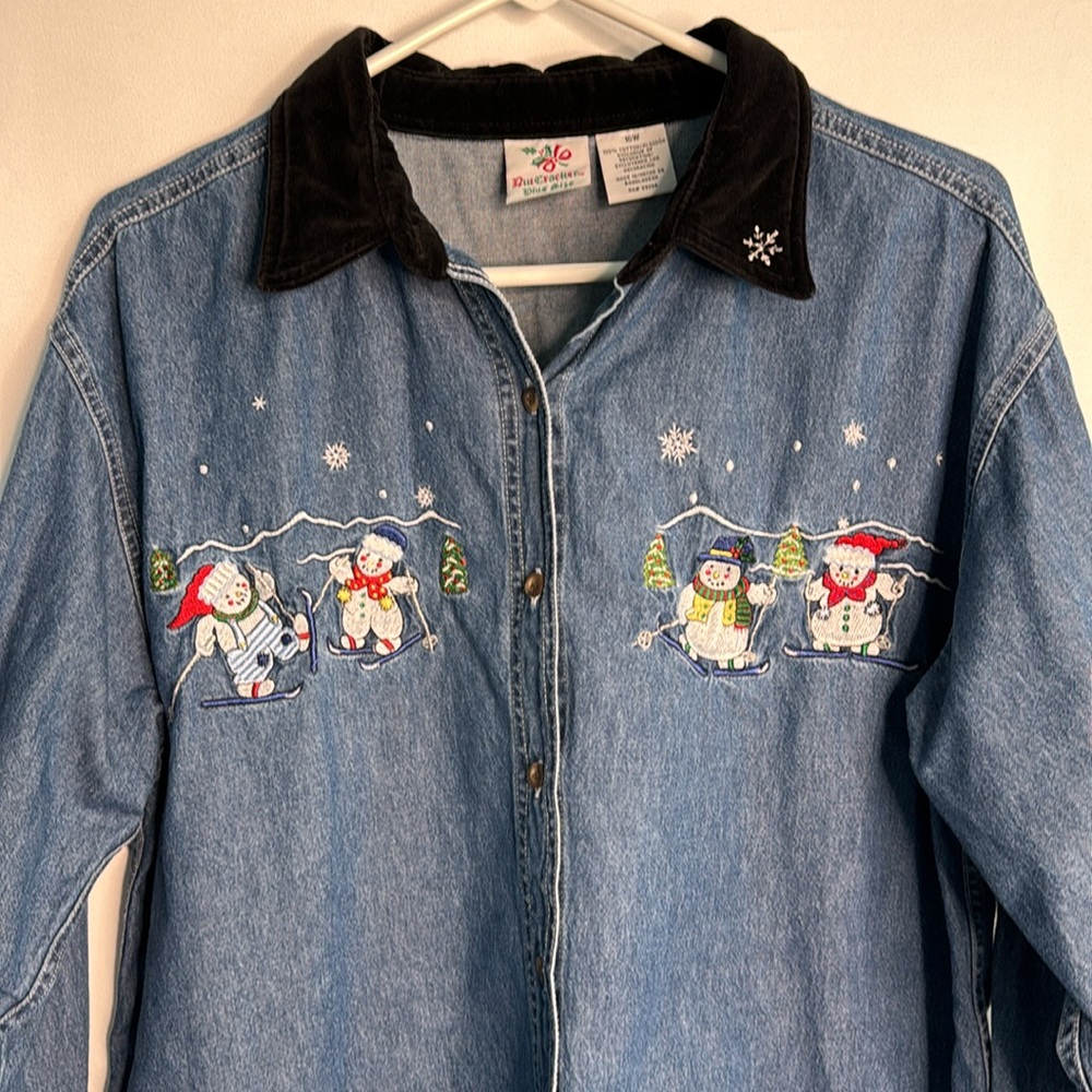 ❤️3/$30 Nutcracker Denim Button Up Christmas Shirt
